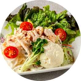 蒸し鶏のミックスサラダ