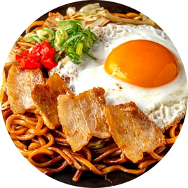 目玉焼のせ豚焼そば