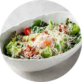 お好み焼屋のシーザーサラダ（一部店舗限定）